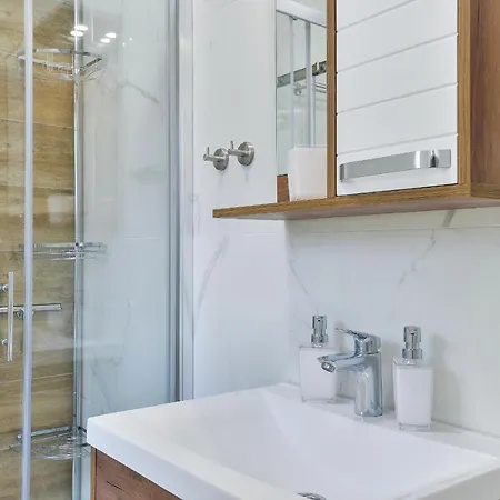 Villa Crowonder Cascada With Jacuzzi - S5