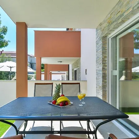 Crowonder Cascada With Jacuzzi - S5 Villa